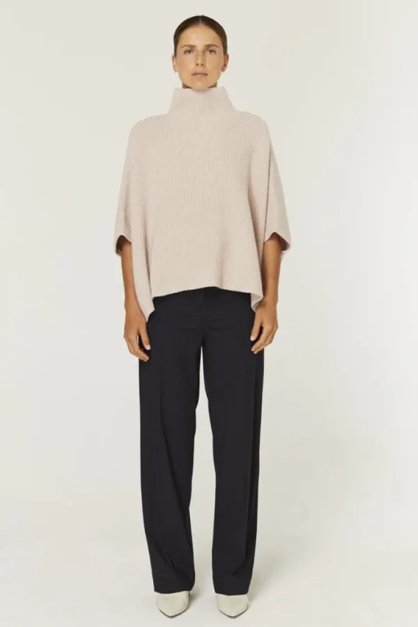 Gris Honore Cape Clearance