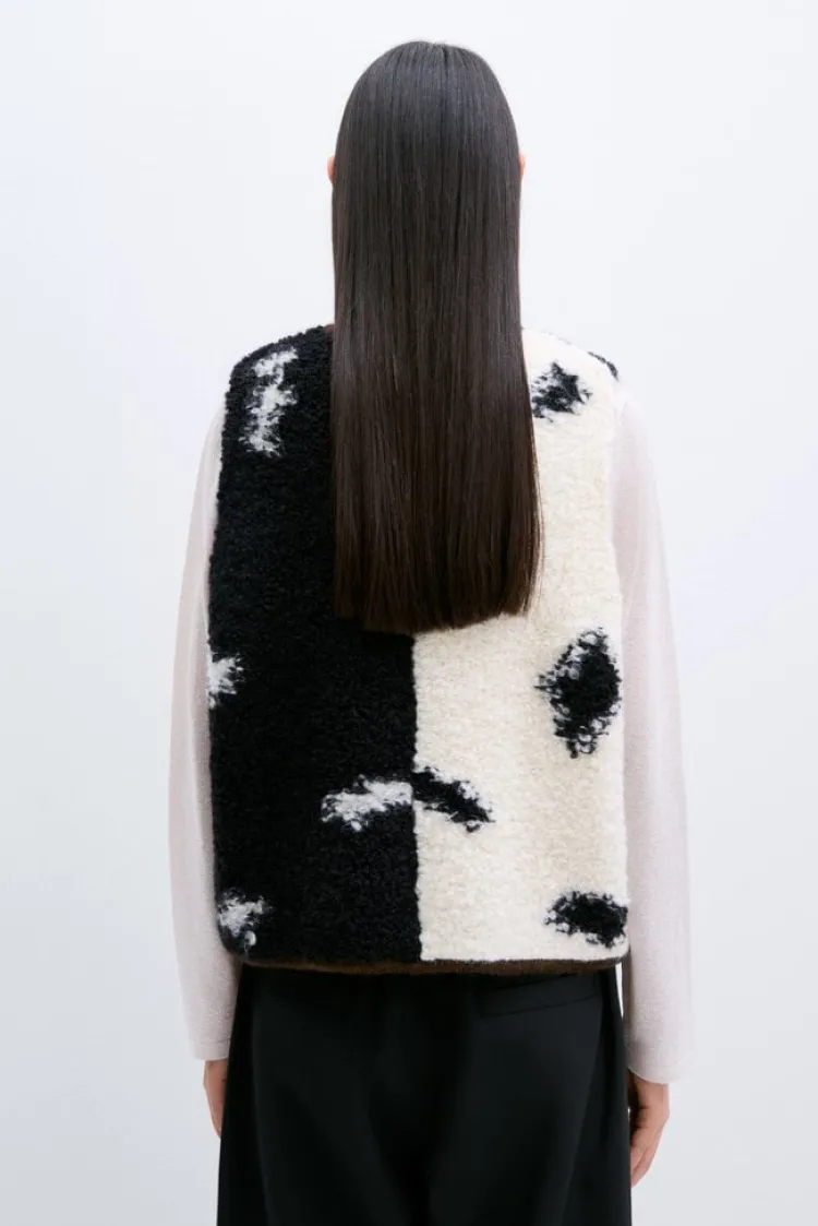 wool_mohair_waistcoat_1.webp Cordera Wool Mohair Waistcoat New